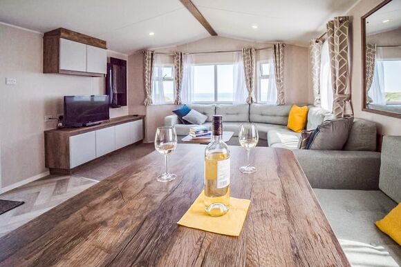 Sunflower Caravan - Leonards Cove, Stoke Fleming, Dartmouth