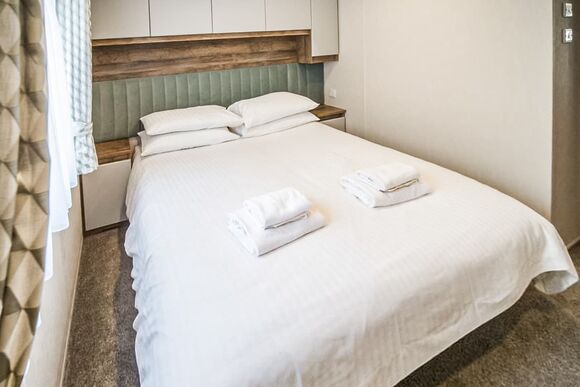 Sunflower Caravan - Leonards Cove, Stoke Fleming, Dartmouth