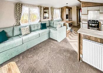 2 Bed Platinum Hot Tub Caravan (Pet) - Llanrhidian Holiday Park, Swansea