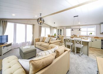 2 Bedroom Platinum Hot Tub Lodge - Llanrhidian Holiday Park, Swansea