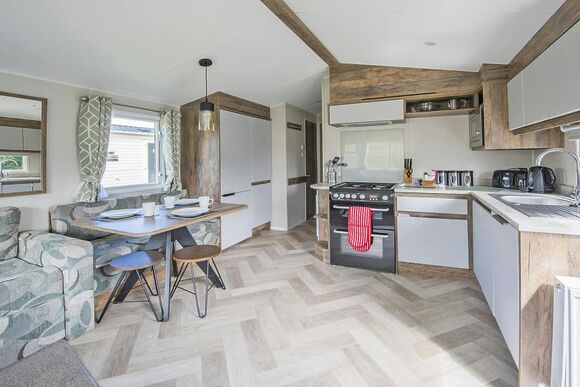 2 Bed Gold Caravan Pet - Llanrhidian Holiday Park, Swansea