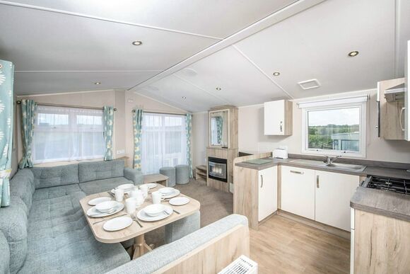 2 Bedroom Gold Caravan - Llanrhidian Holiday Park, Swansea