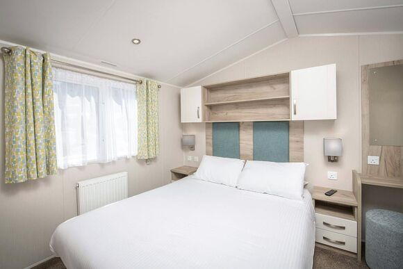 2 Bedroom Gold Caravan - Llanrhidian Holiday Park, Swansea