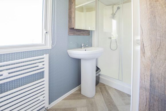 2 Bedroom Gold Caravan - Llanrhidian Holiday Park, Swansea