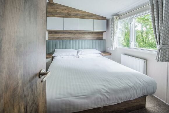 2 Bedroom Platinum Caravan Pet - Llanrhidian Holiday Park, Swansea