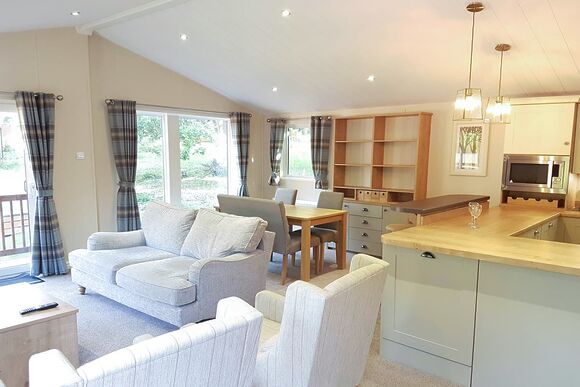 3 Bedroom Platinum Hot Tub Lodge - Llanrhidian Holiday Park, Gower