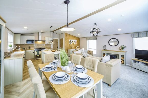 3 Bedroom Platinum Hot Tub Lodge - Llanrhidian Holiday Park, Gower