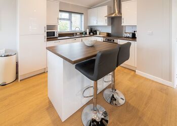 Winslow Gate VIP - Serenity Lakes, Fleet