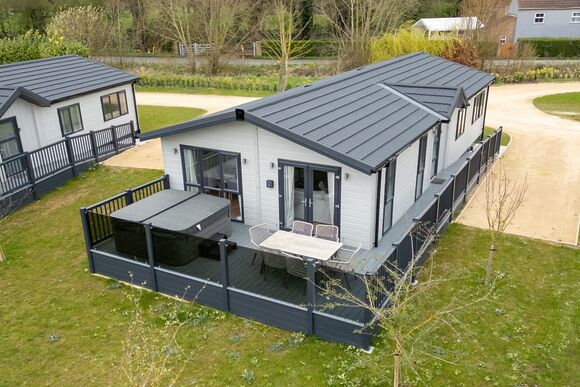 Winslow Gate VIP - Serenity Lakes, Fleet