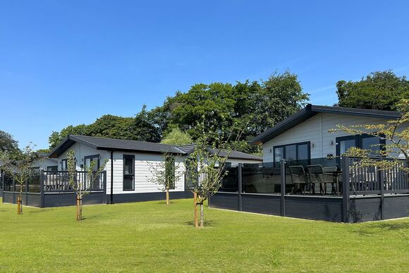 Winslow Gate VIP - Serenity Lakes, Fleet