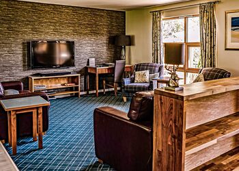Culzean - Loch Lomond Waterfront Luxury Lodges, Balmaha