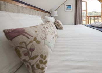 Culzean - Loch Lomond Waterfront Luxury Lodges, Balmaha