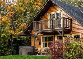 Stewart - Loch Lomond Waterfront Luxury Lodges, Balmaha