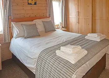 Pine Lodge - Llwyngwair Manor Holiday Park, Newport, Pembrokeshire