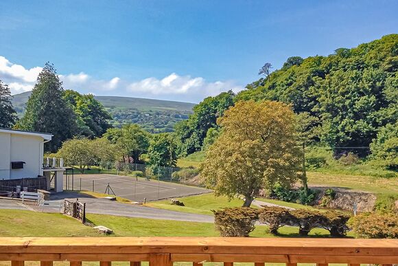 Chalet Park Lodge - Llwyngwair Manor Holiday Park, Newport, Pembrokeshire