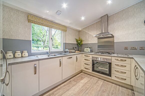 Bridewell Lodge - Llwyngwair Manor Holiday Park, Newport, Pembrokeshire