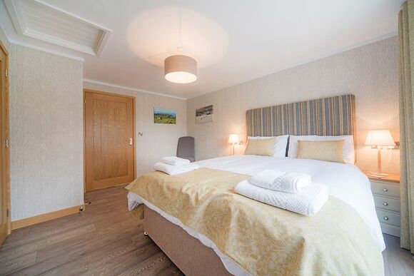 Bridewell Lodge - Llwyngwair Manor Holiday Park, Newport, Pembrokeshire