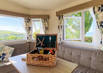 Sea View 2 Bed Hot Tub Holiday Caravan &ndash; Blackmoor - Lynmouth Holiday Retreat, Lynton