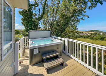Sea View 2 Bed Hot Tub Holiday Caravan &ndash; Lynton - Lynmouth Holiday Retreat, Lynton