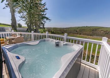 Sea View 2 Bed Hot Tub Holiday Caravan &ndash; Cheriton - Lynmouth Holiday Retreat, Lynton