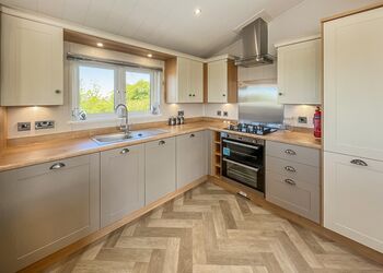 Sea View 2 Bed Hot Tub Holiday Lodge &ndash; Lyn Bay - Lynmouth Holiday Retreat, Lynton