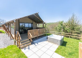 Sea View 2 Bed Hot Tub Safari TentKestrel - Lynmouth Holiday Retreat, Lynton