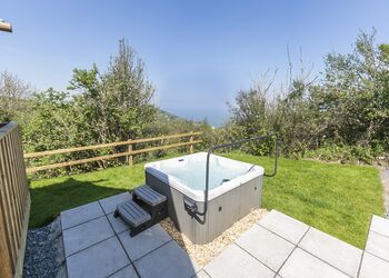 Sea View 2 Bed Hot Tub Safari TentKestrel - Lynmouth Holiday Retreat, Lynton