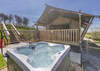 Sea View 2 Bed Hot Tub Safari TentFoxglove - Lynmouth Holiday Retreat, Lynton