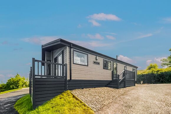 Sea View 2 Bed Hot Tub Holiday Lodge &ndash; Lyn Bay - Lynmouth Holiday Retreat, Lynton