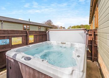 Chamomile - Lode Hall Lodges, Three Holes, Nr Downham Market