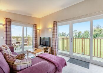 Willow Lodge - Lode Hall Lodges, Three Holes, Nr Downham Market