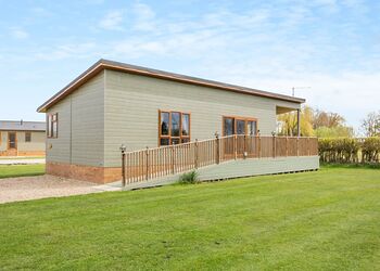 Willow Lodge - Lode Hall Lodges, Three Holes, Nr Downham Market