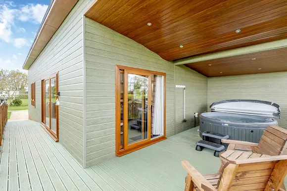 Willow Lodge - Lode Hall Lodges, Three Holes, Nr Downham Market