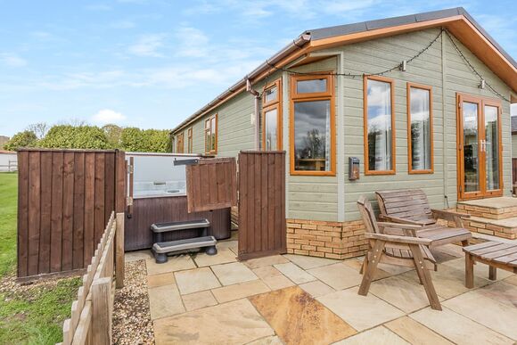Chamomile - Lode Hall Lodges, Three Holes, Nr Downham Market