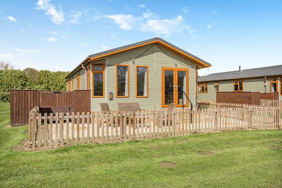 Chamomile - Lode Hall Lodges, Three Holes, Nr Downham Market