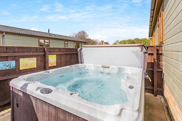 Chamomile - Lode Hall Lodges, Three Holes, Nr Downham Market