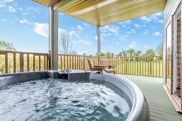 Willow Lodge - Lode Hall Lodges, Three Holes, Nr Downham Market