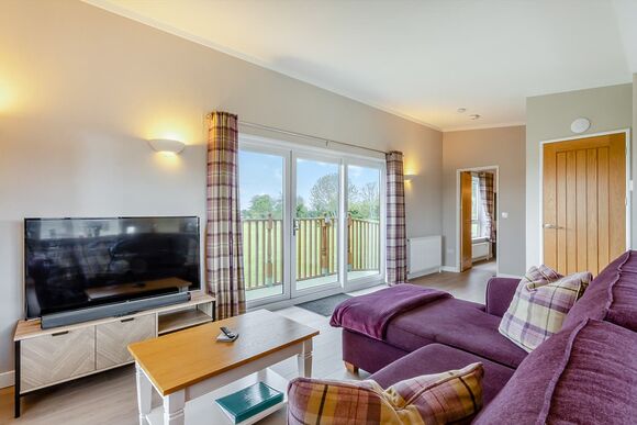 Willow Lodge - Lode Hall Lodges, Three Holes, Nr Downham Market