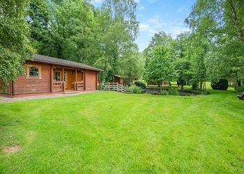 The Lilypad Lodge - Woodside Lodges Country Park, Ledbury