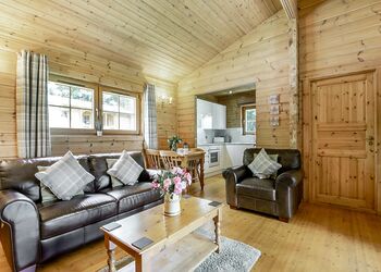 The Lilypad Lodge - Woodside Lodges Country Park, Ledbury