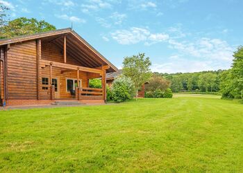 Springpools Retreat - Woodside Lodges Country Park, Ledbury