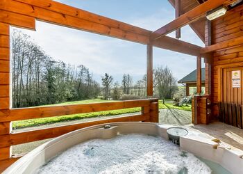 Springpools Retreat - Woodside Lodges Country Park, Ledbury
