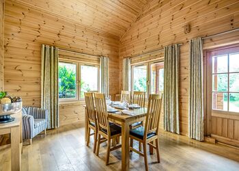 Springpools Retreat - Woodside Lodges Country Park, Ledbury