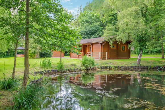 Four Oaks Lodge - Woodside Lodges Country Park, Ledbury