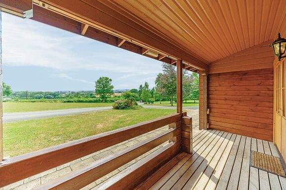 Falcon Wood Lodge - Woodside Lodges Country Park, Ledbury