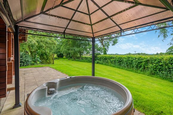 The Lilypad Lodge - Woodside Lodges Country Park, Ledbury