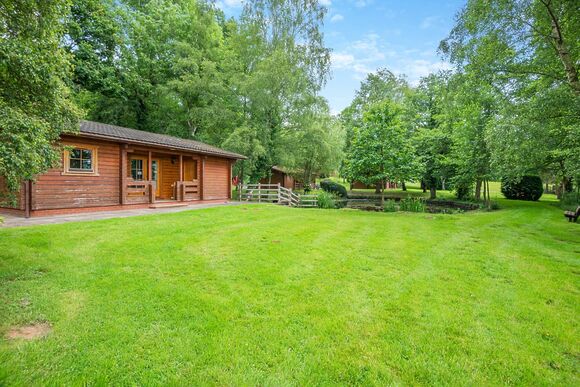 The Lilypad Lodge - Woodside Lodges Country Park, Ledbury