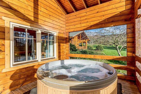 Springpools Retreat - Woodside Lodges Country Park, Ledbury