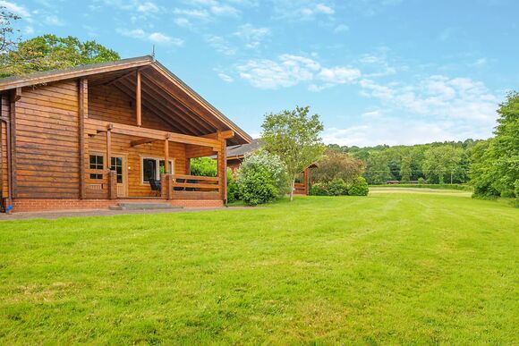 Springpools Retreat - Woodside Lodges Country Park, Ledbury