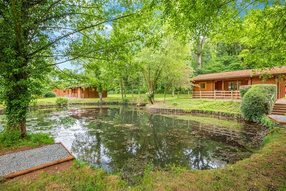 The Waters Edge Lodge - Woodside Lodges Country Park, Ledbury